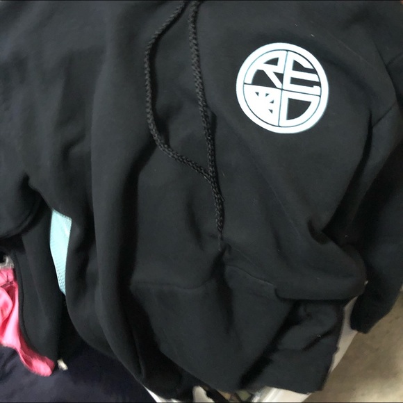 Red Label - Picture 4 of 4